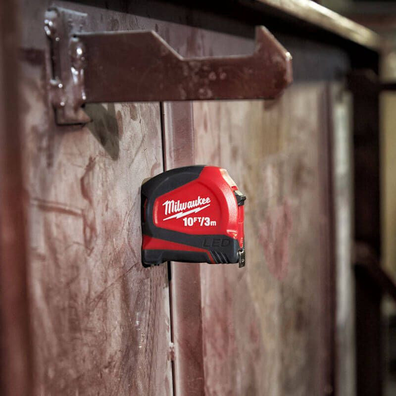 Milwaukee Magnetic Tape Measure with LED - 48226602