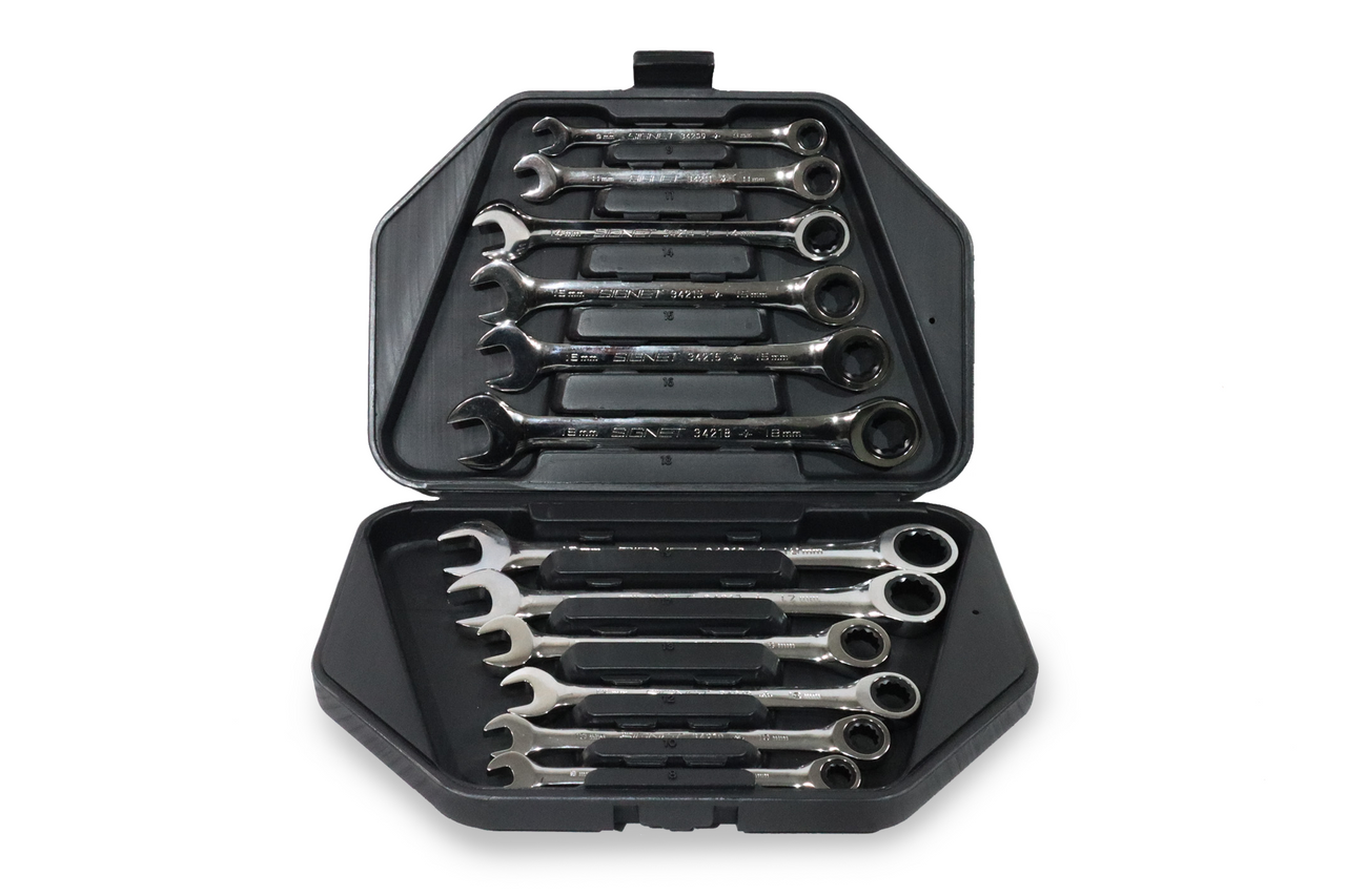 Signet 12 Piece Ratchet Spanner Set Metric 8-19mm Blow Mold Case