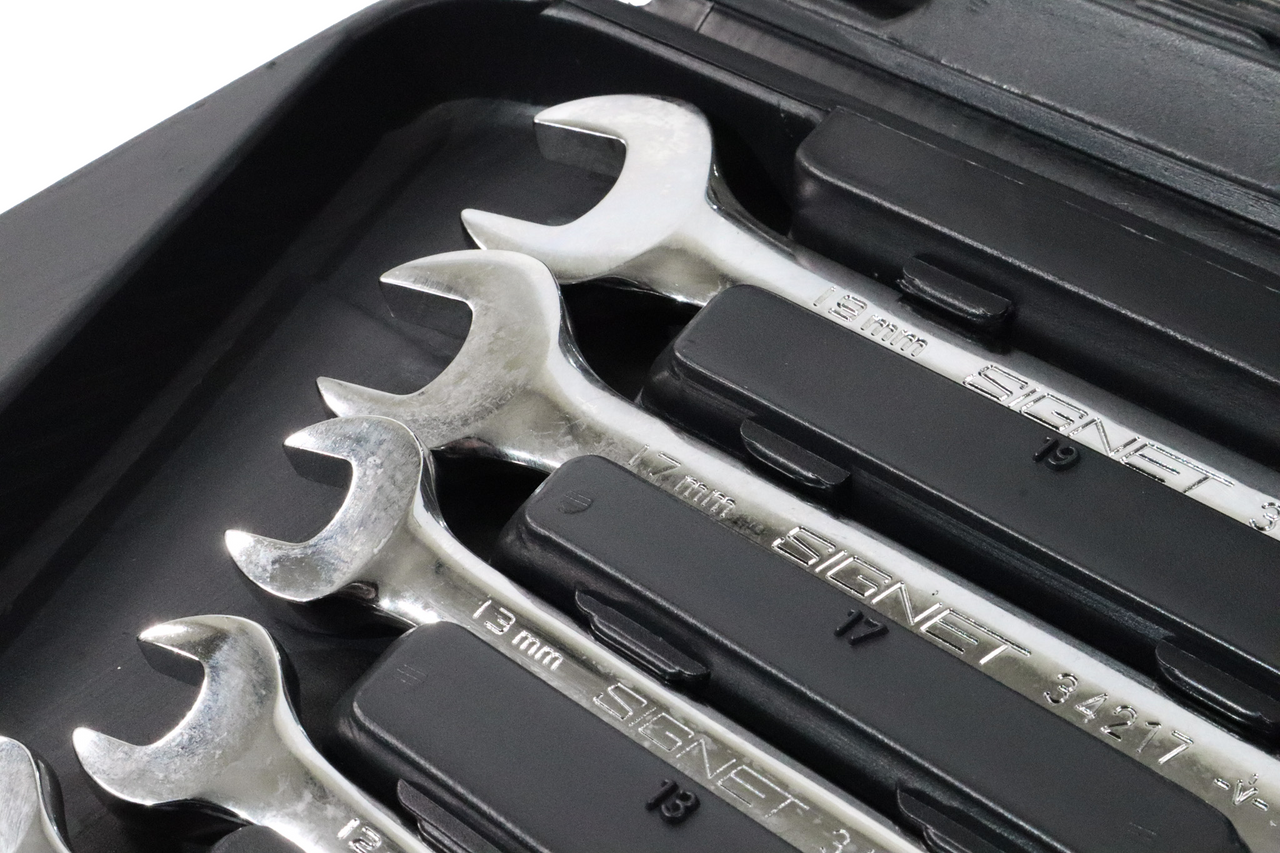 Signet 12 Piece Ratchet Spanner Set Metric 8-19mm Blow Mold Case
