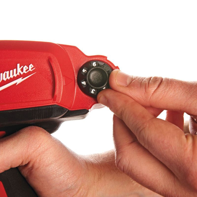 Milwaukee M12 Caulking Gun 310ml - Kit