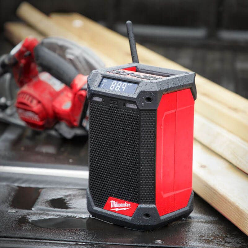 Milwaukee M12 Radio charger w/Bluetooth / DAB+/ AM/FM - Naked