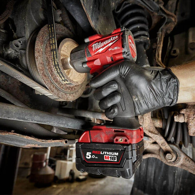 Milwaukee M18 Gen 2 3/8'' Mid-Torque Cordless Impact Wrench  Kit